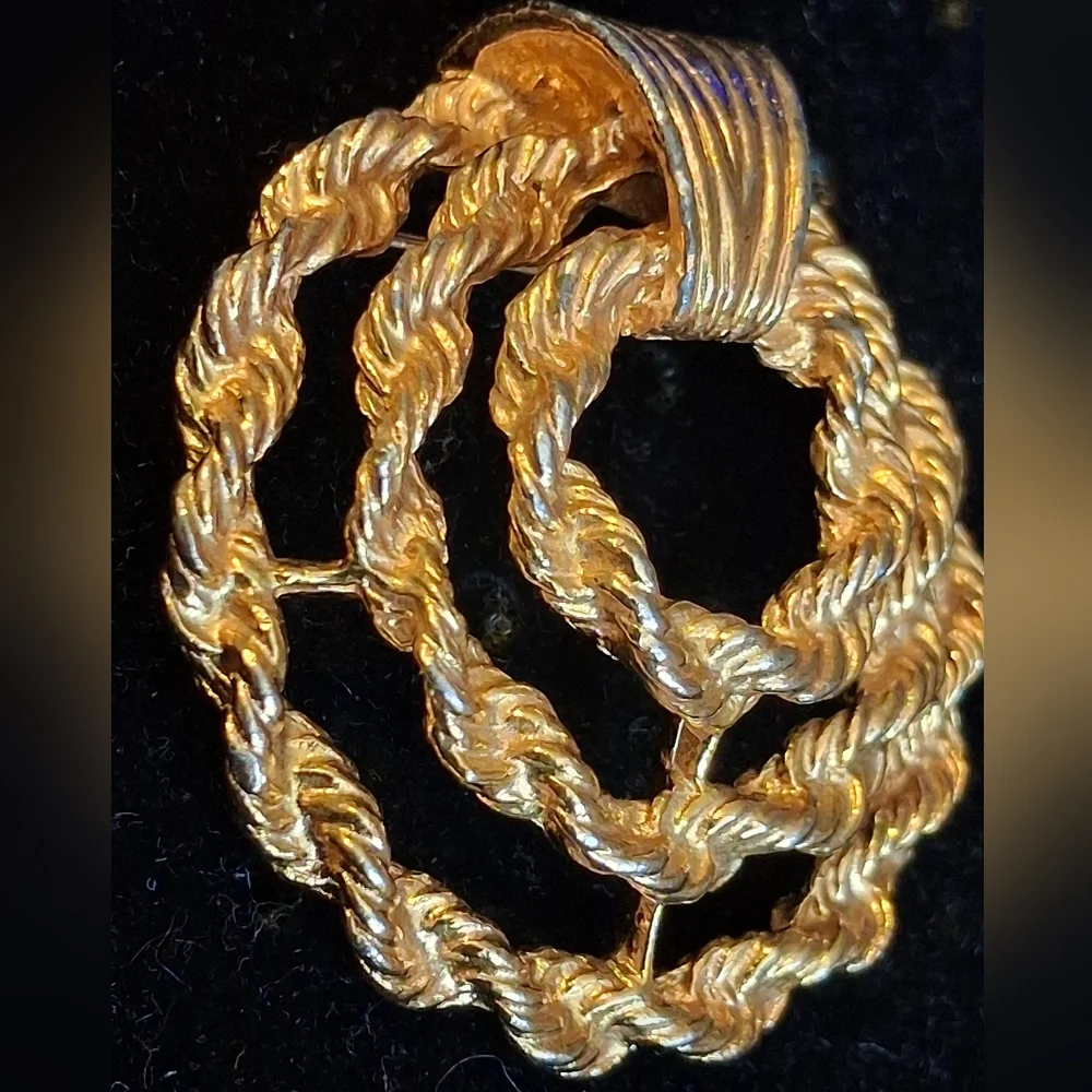 Vintage Gerry's Goldtone Twisted Rope  Brooch